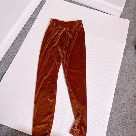 Little Girl Size 10-12 Lot of Clothes 6 Items 4 Pants 1 Outfit Leggings Athleta - Picture 10 of 14